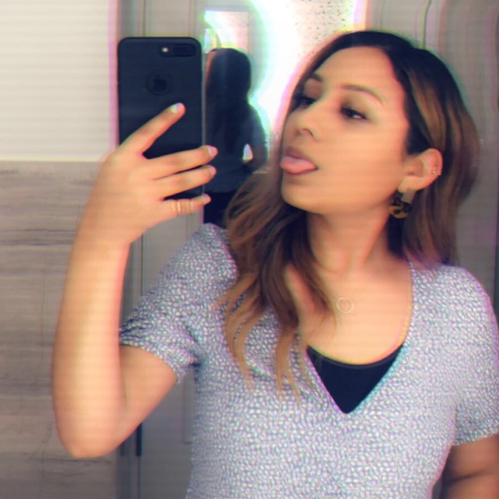 Meet your Posher, Alondra